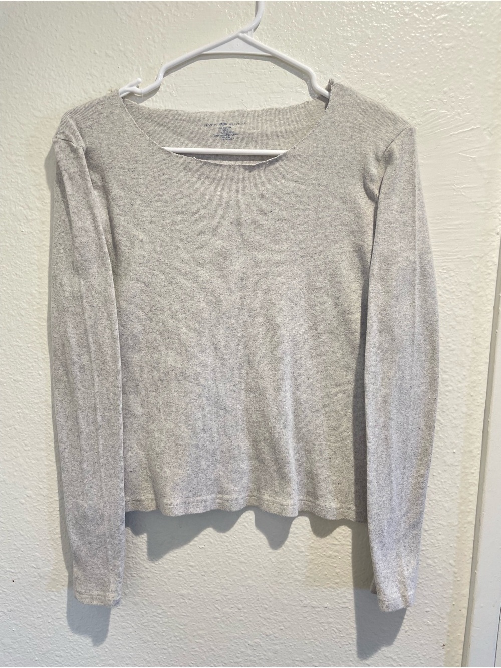 Brandy Melville One Size Off-Shoulder Raw Hem Boatneck Top 🩶✨